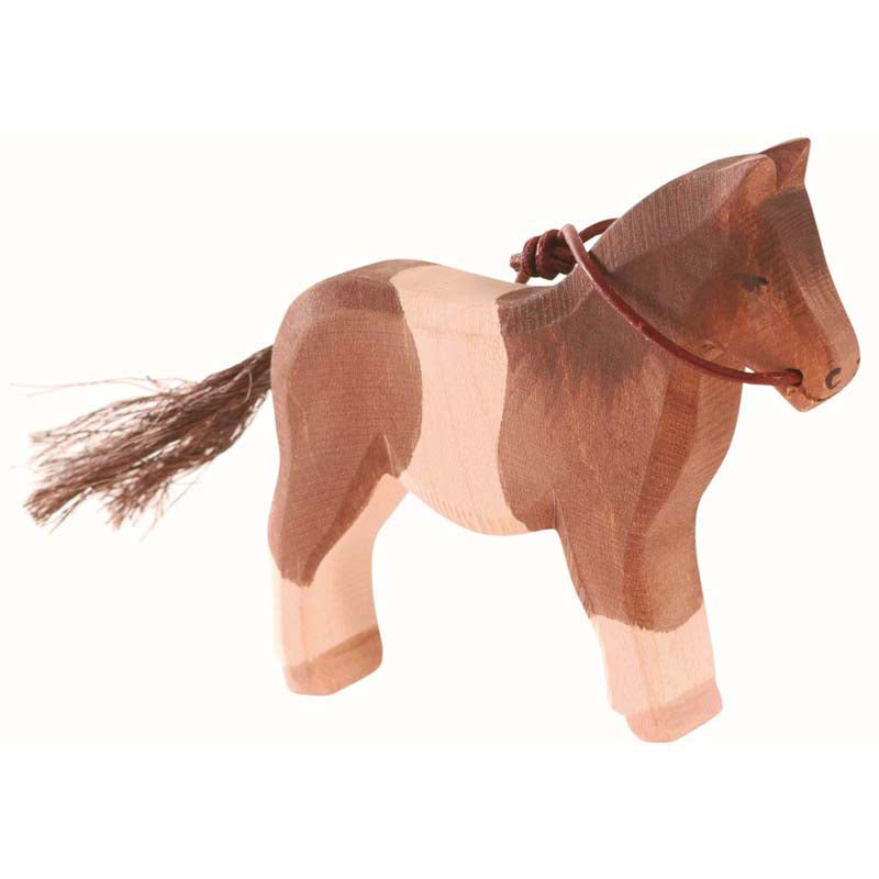 Holzfigur Pony mit Zügeln